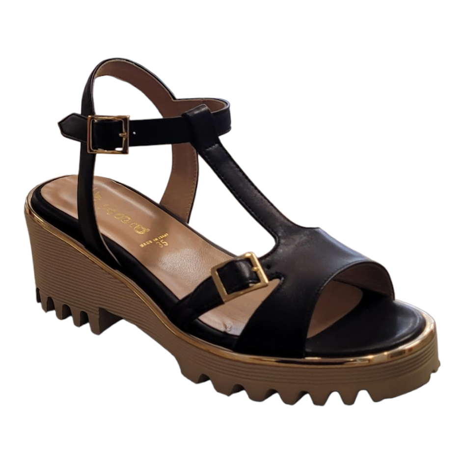 LEATHER WEDGE SANDAL