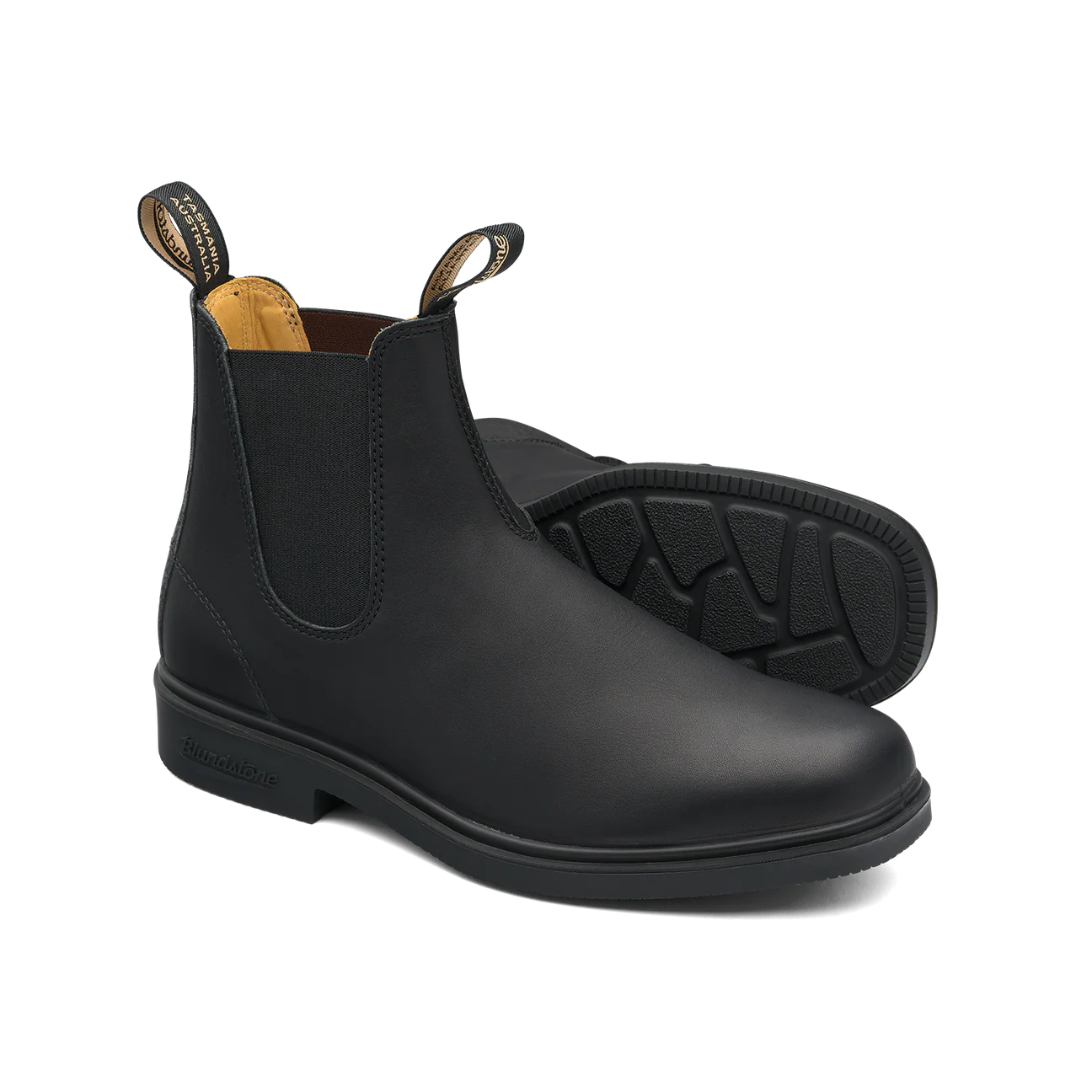 3_068_dressblack_pair_1296x_png.webp