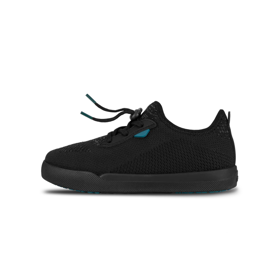 WeekendKids-LeftSideView-Transparent-WithShadow_png.webp