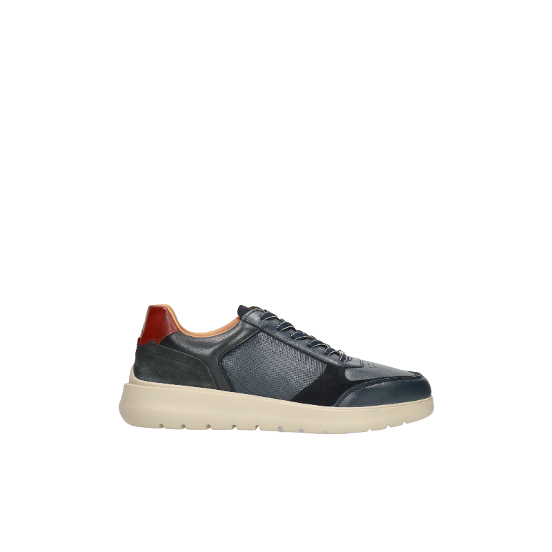 AMBITIOUS SNEAKER