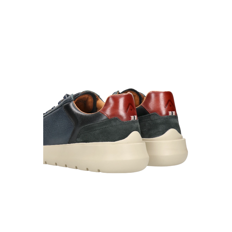 AMBITIOUS SNEAKER